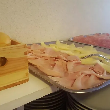 Ξενοδοχείο Sabrina 2*