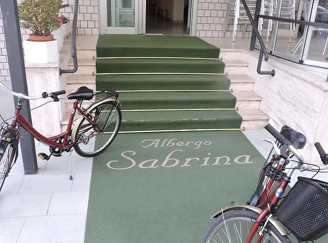 Sabrina Hotel 2*