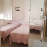 Sabrina Hotel 2*