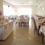 Sabrina Hotel 2*