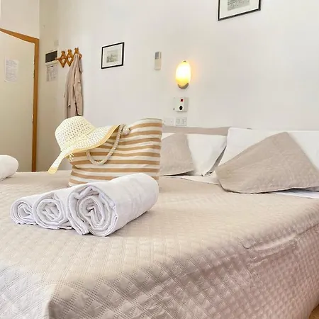 Sabrina Hotel 2*