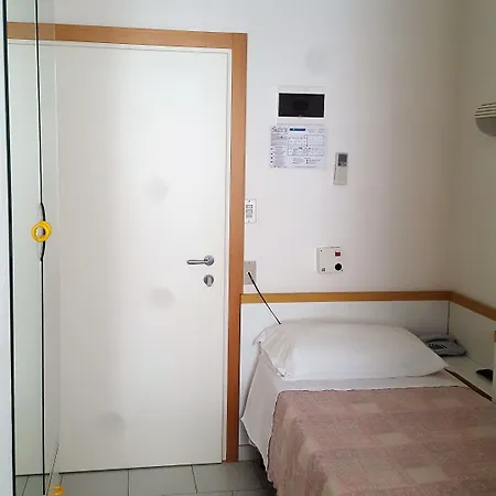 Hotel Sabrina 2*