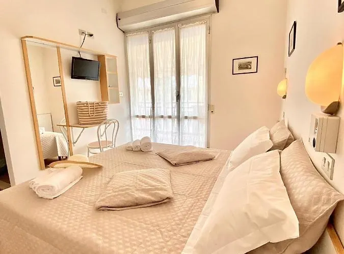 Hotel Sabrina 2*