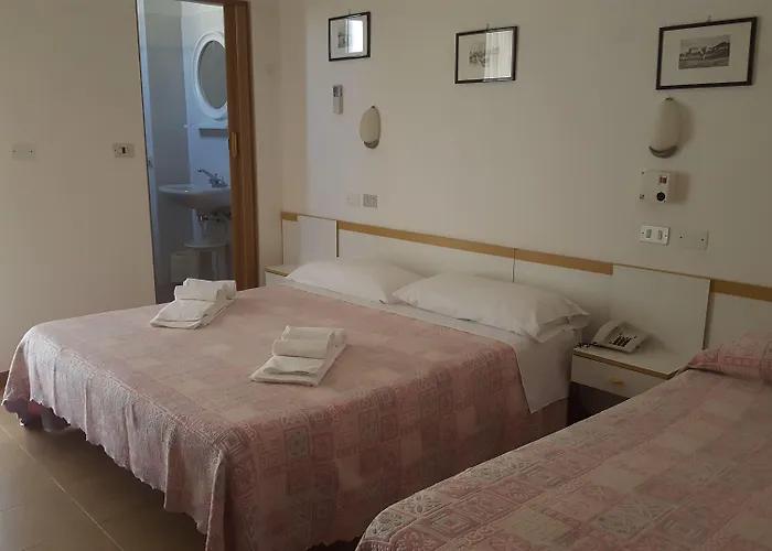 Sabrina Hotel